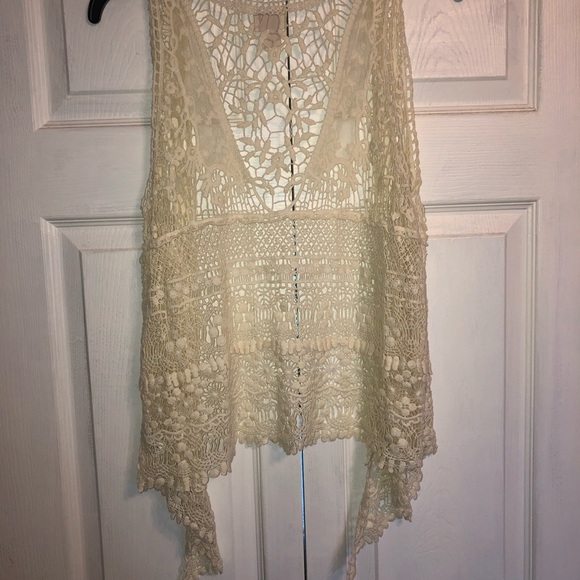 Cream Lace Vest - Picture 2 of 3
